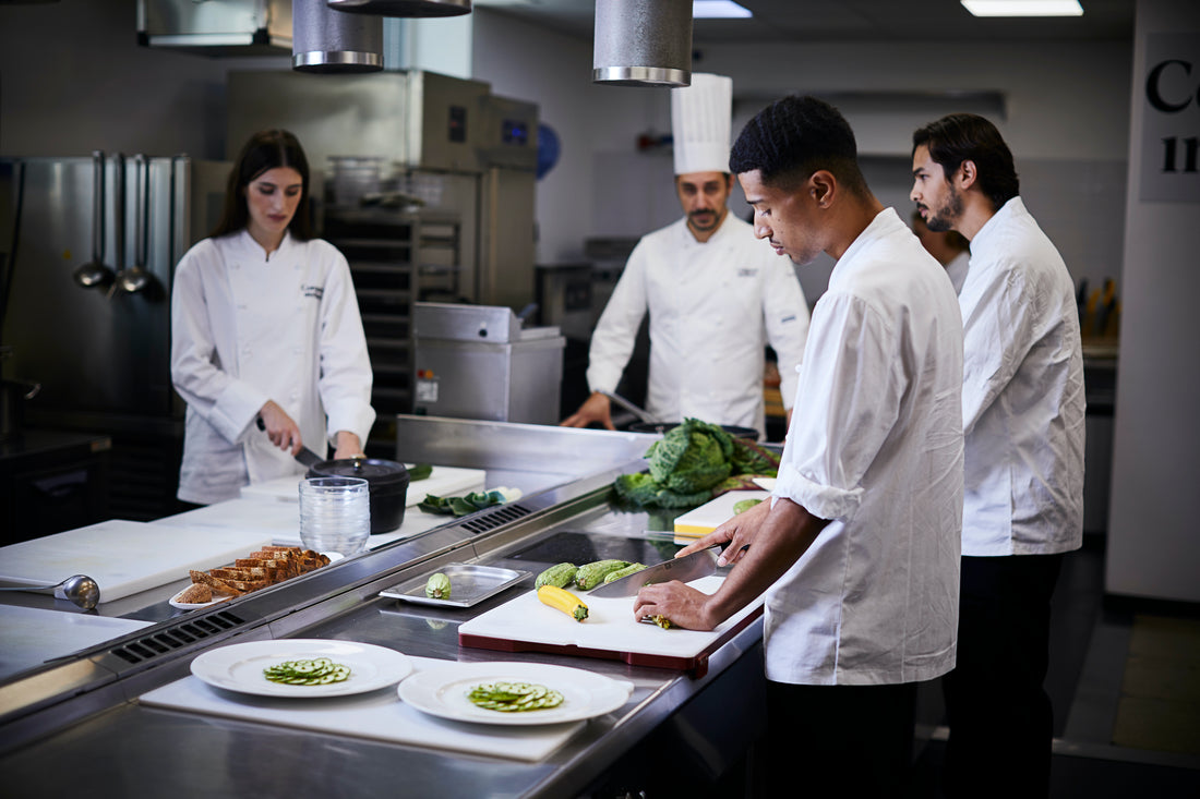 In sala o in cucina: cosa bisogna fare per lavorare nella ristorazione?